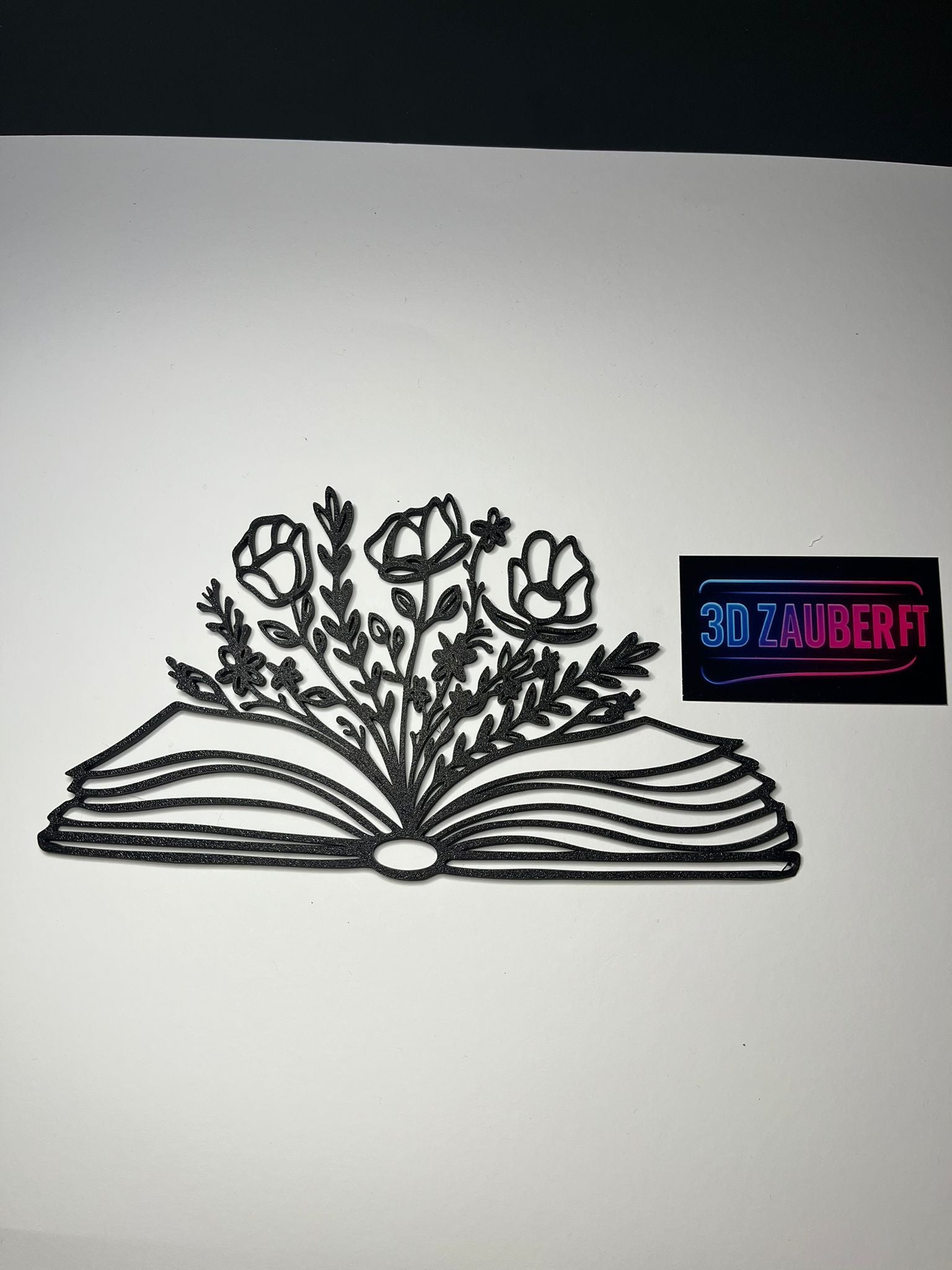 Buch - und Blumenwandkunst